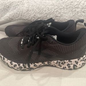 Brooks revel size 7.5